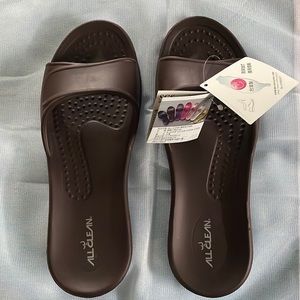 NWT All clean slippers